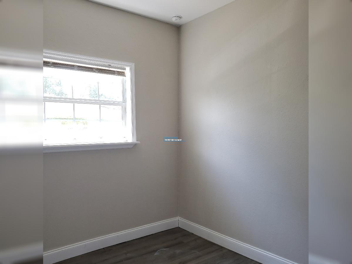 Beautifully Renovated and Updated Duplex in Palmetto Beach! property image