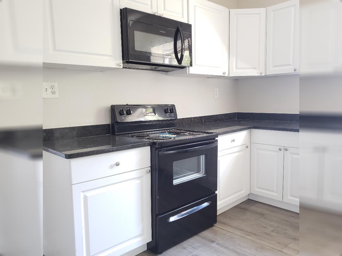 Beautifully Renovated and Updated Duplex in Palmetto Beach! property image