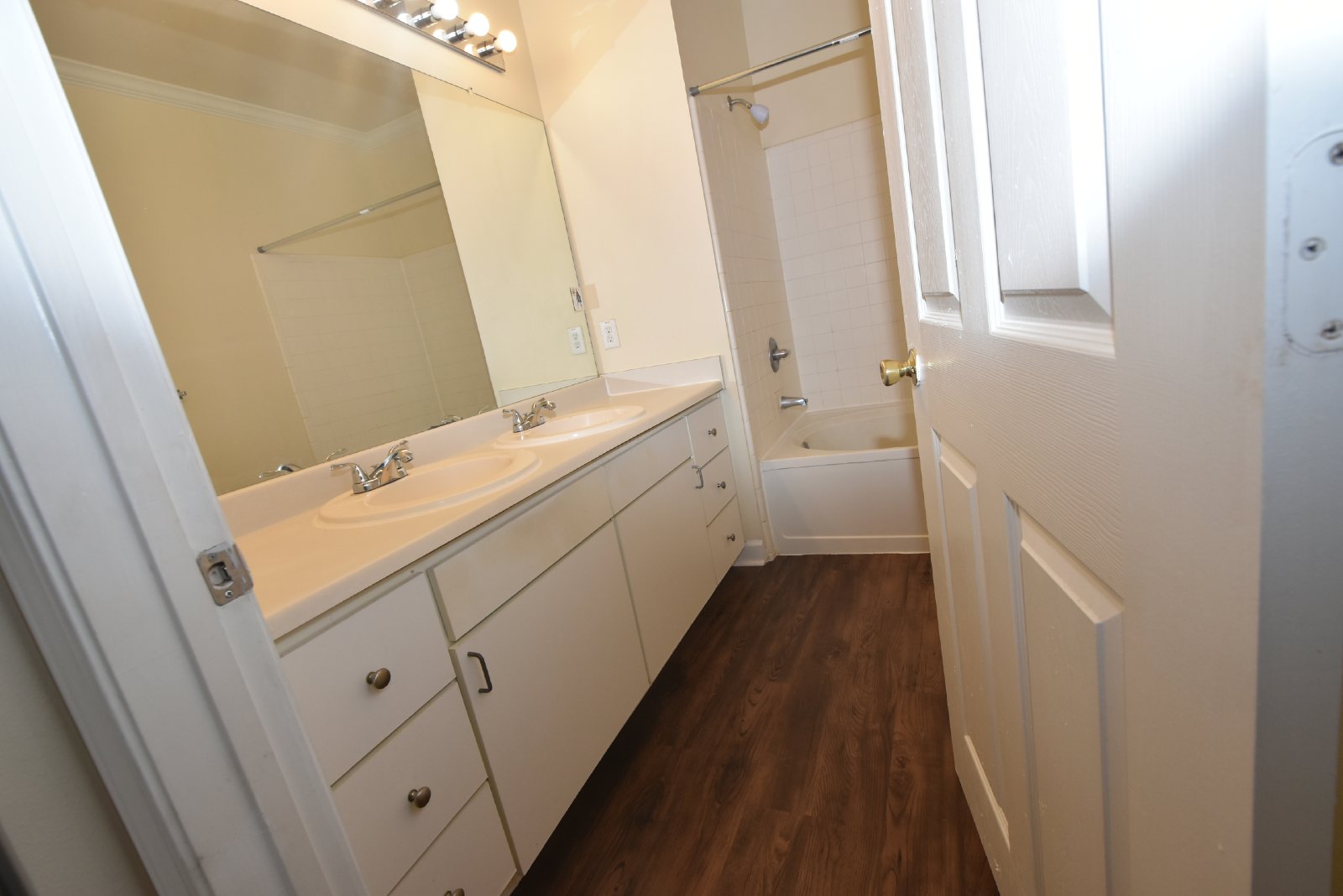 3BR/2BA Condo on First Floor ~ New Tampa ~ Equestrian Parc property image
