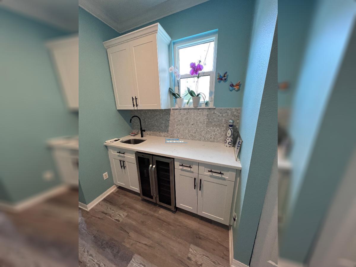 LOCATION, LOCATION! - HYDE PARK TOWNHOUSE! property image