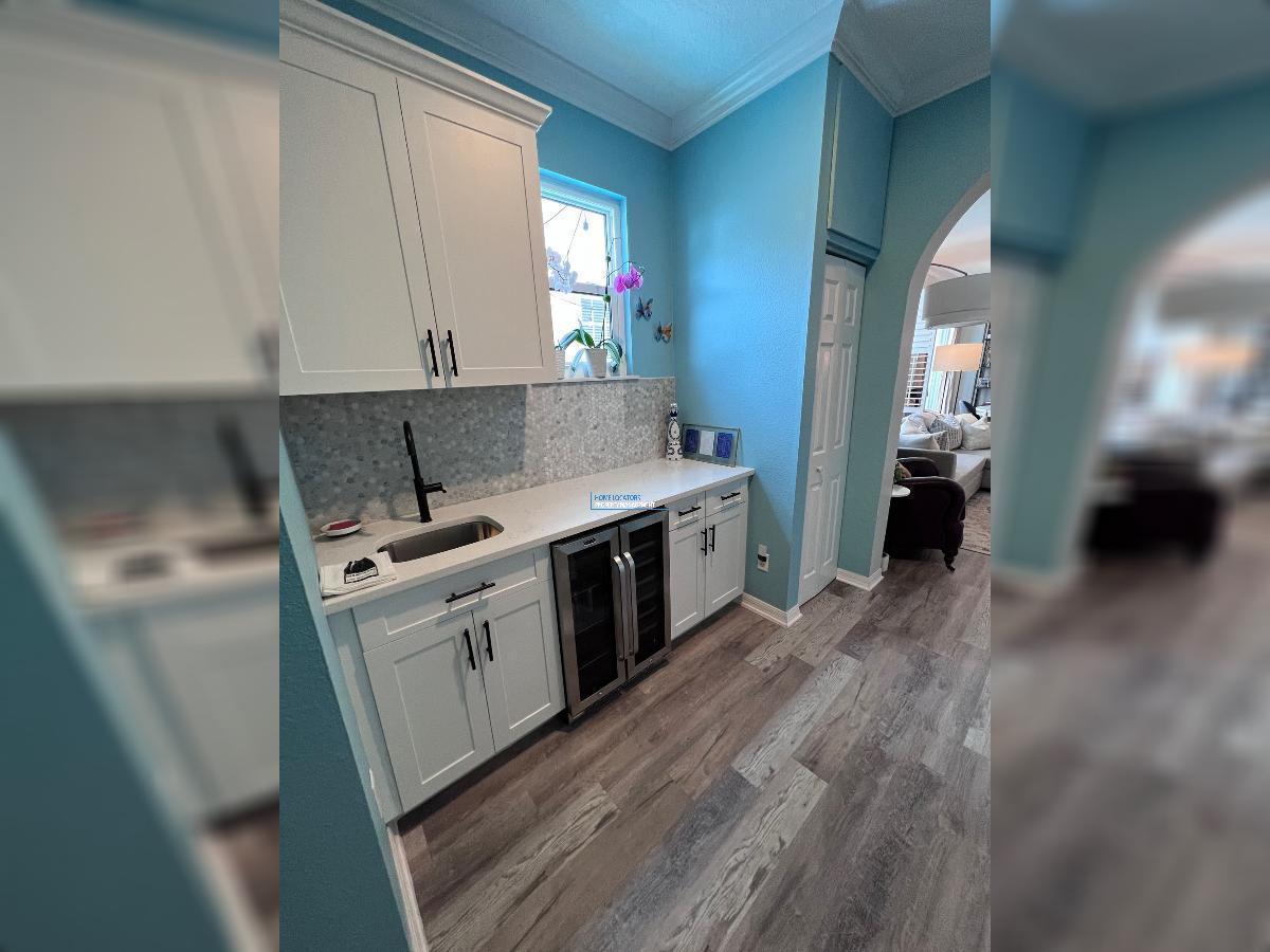 LOCATION, LOCATION! - HYDE PARK TOWNHOUSE! property image