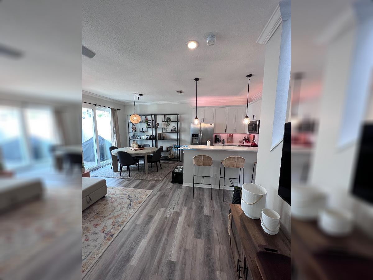 LOCATION, LOCATION! - HYDE PARK TOWNHOUSE! property image