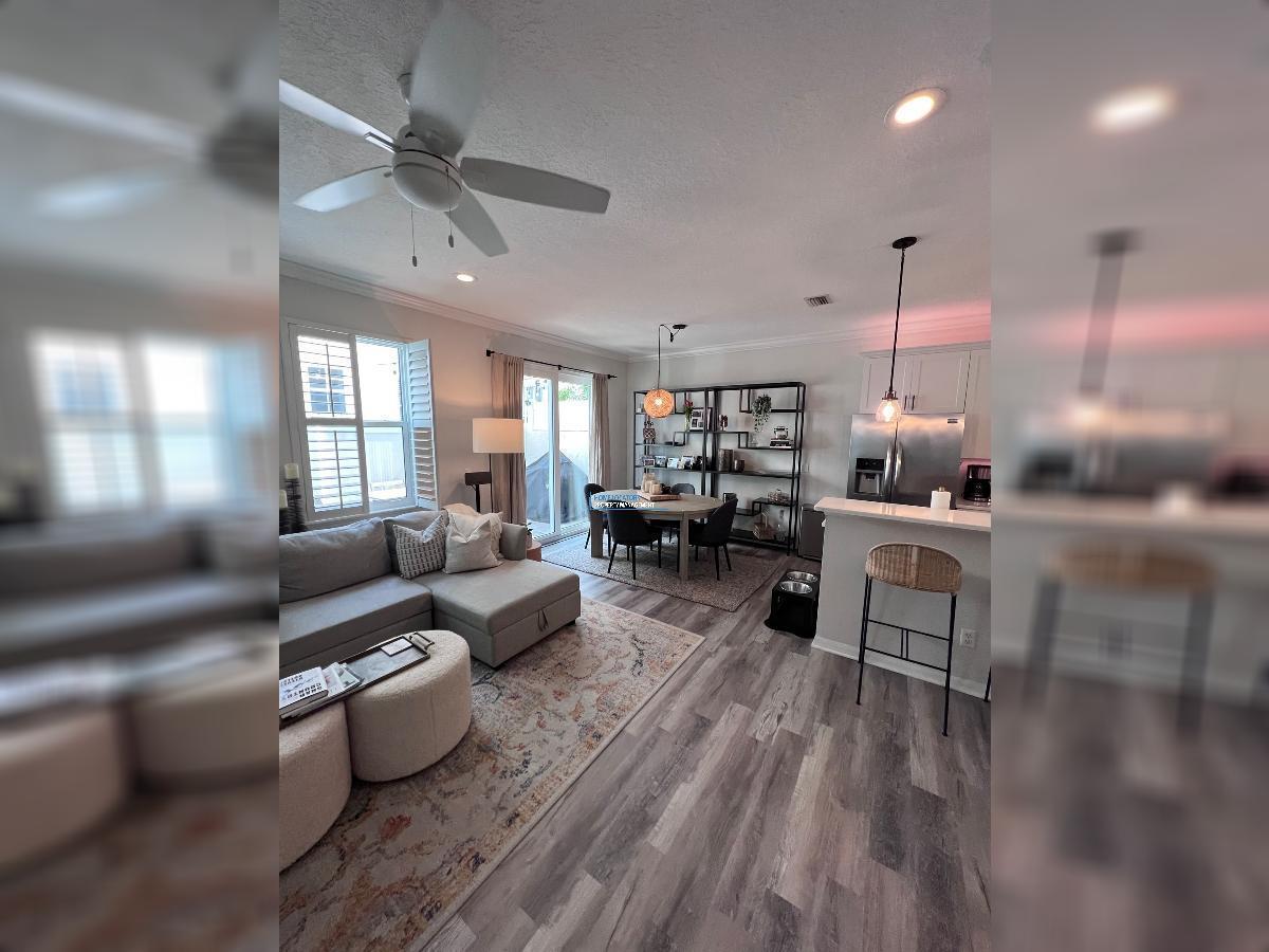 LOCATION, LOCATION! - HYDE PARK TOWNHOUSE! property image