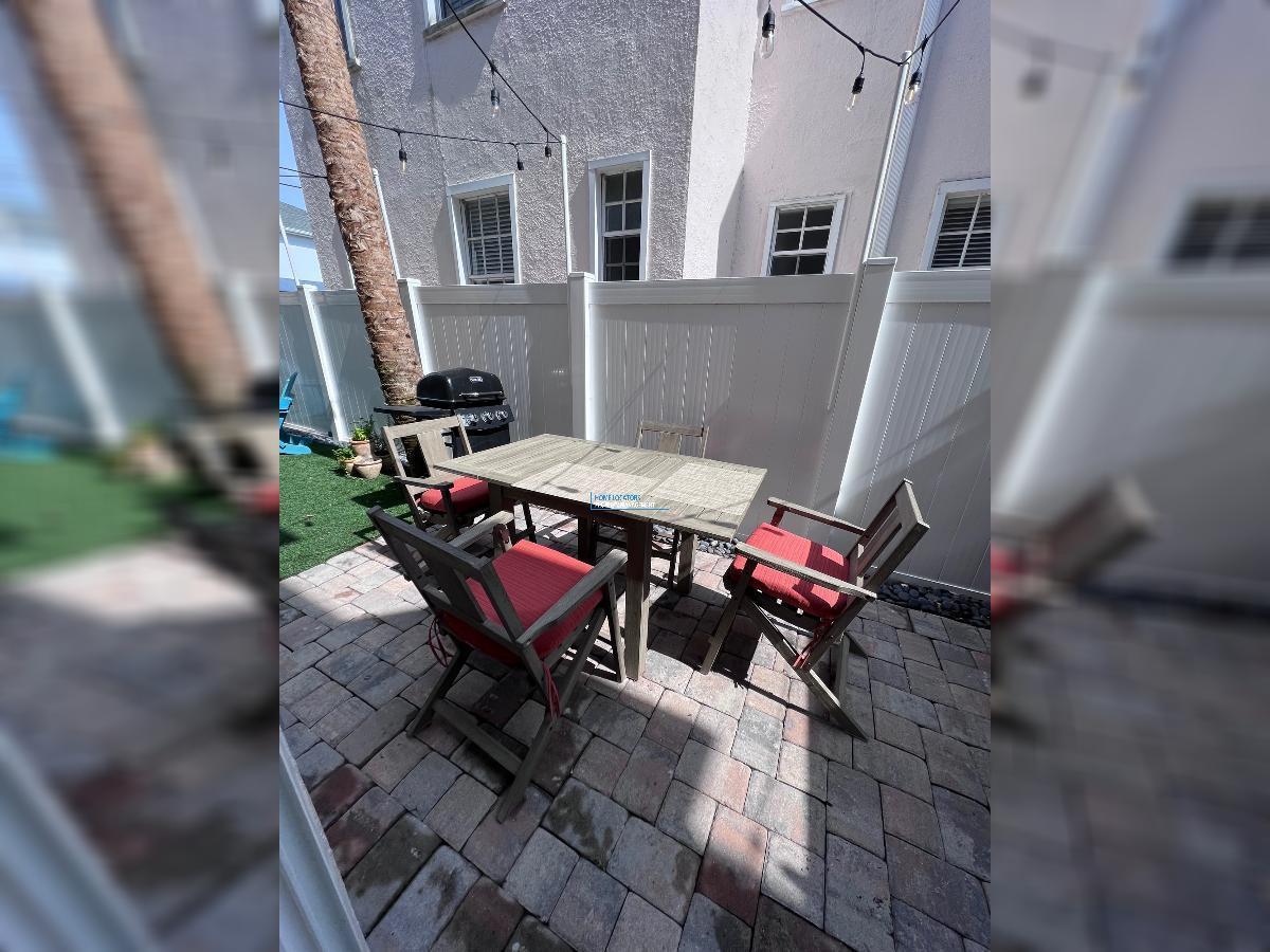 LOCATION, LOCATION! - HYDE PARK TOWNHOUSE! property image