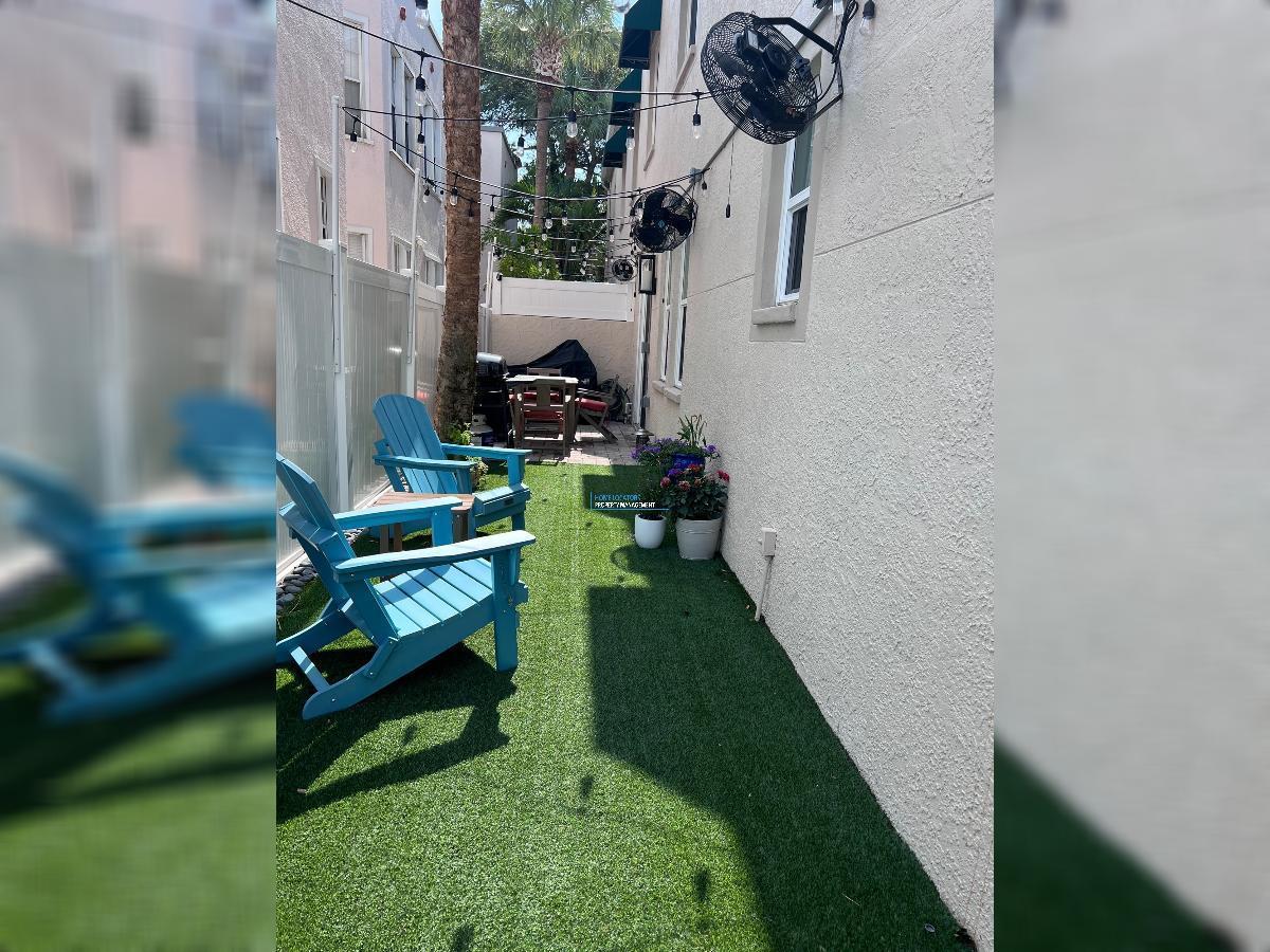 LOCATION, LOCATION! - HYDE PARK TOWNHOUSE! property image