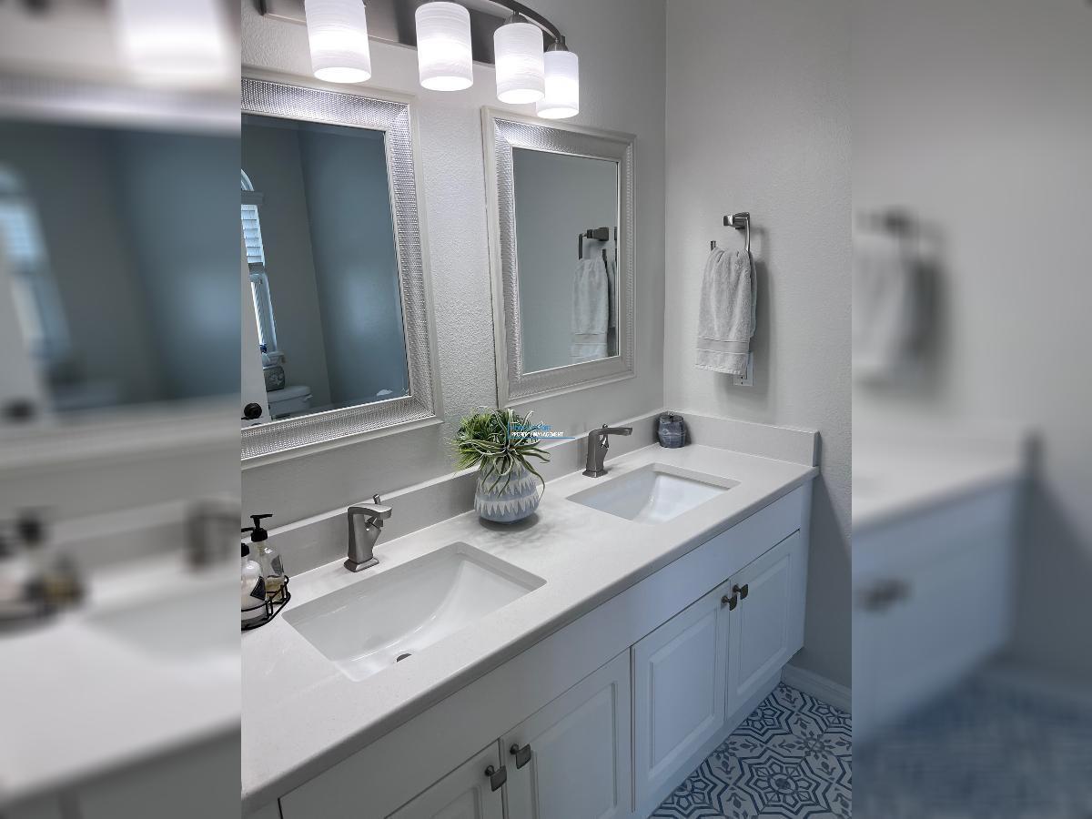 LOCATION, LOCATION! - HYDE PARK TOWNHOUSE! property image