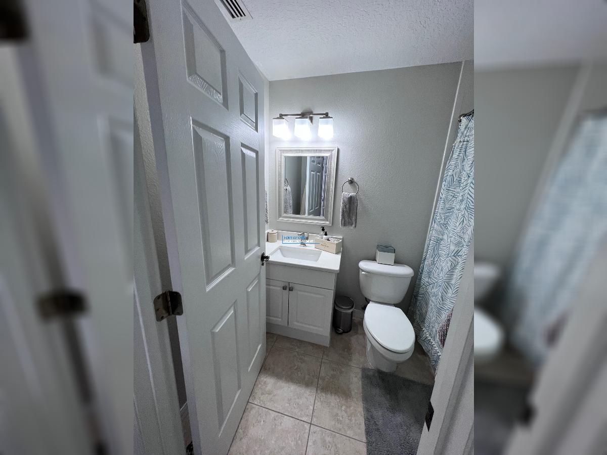 LOCATION, LOCATION! - HYDE PARK TOWNHOUSE! property image