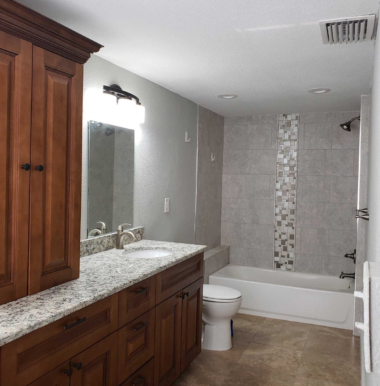 Single Story Town 'n Country Home - No Carpet! property image