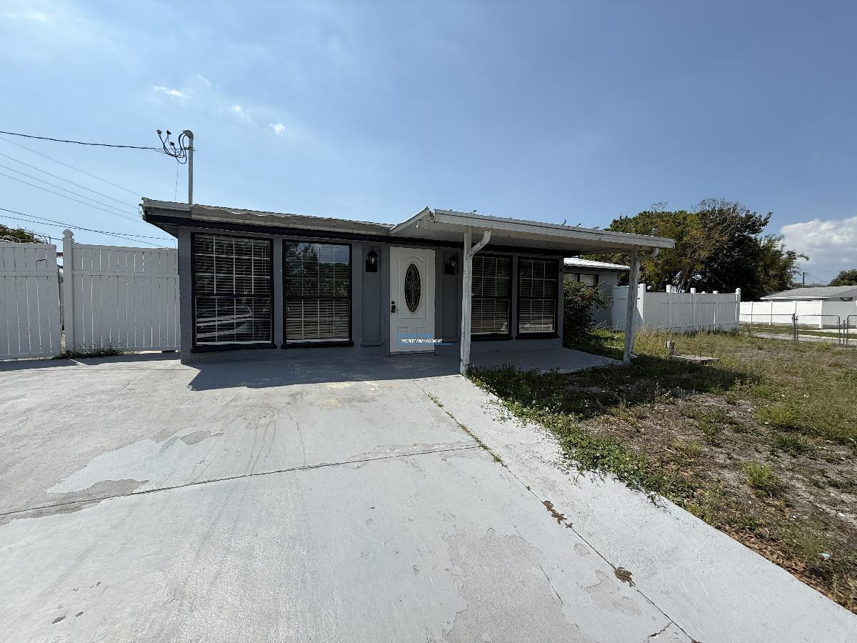 Single Story Town 'n Country Home - No Carpet! property image