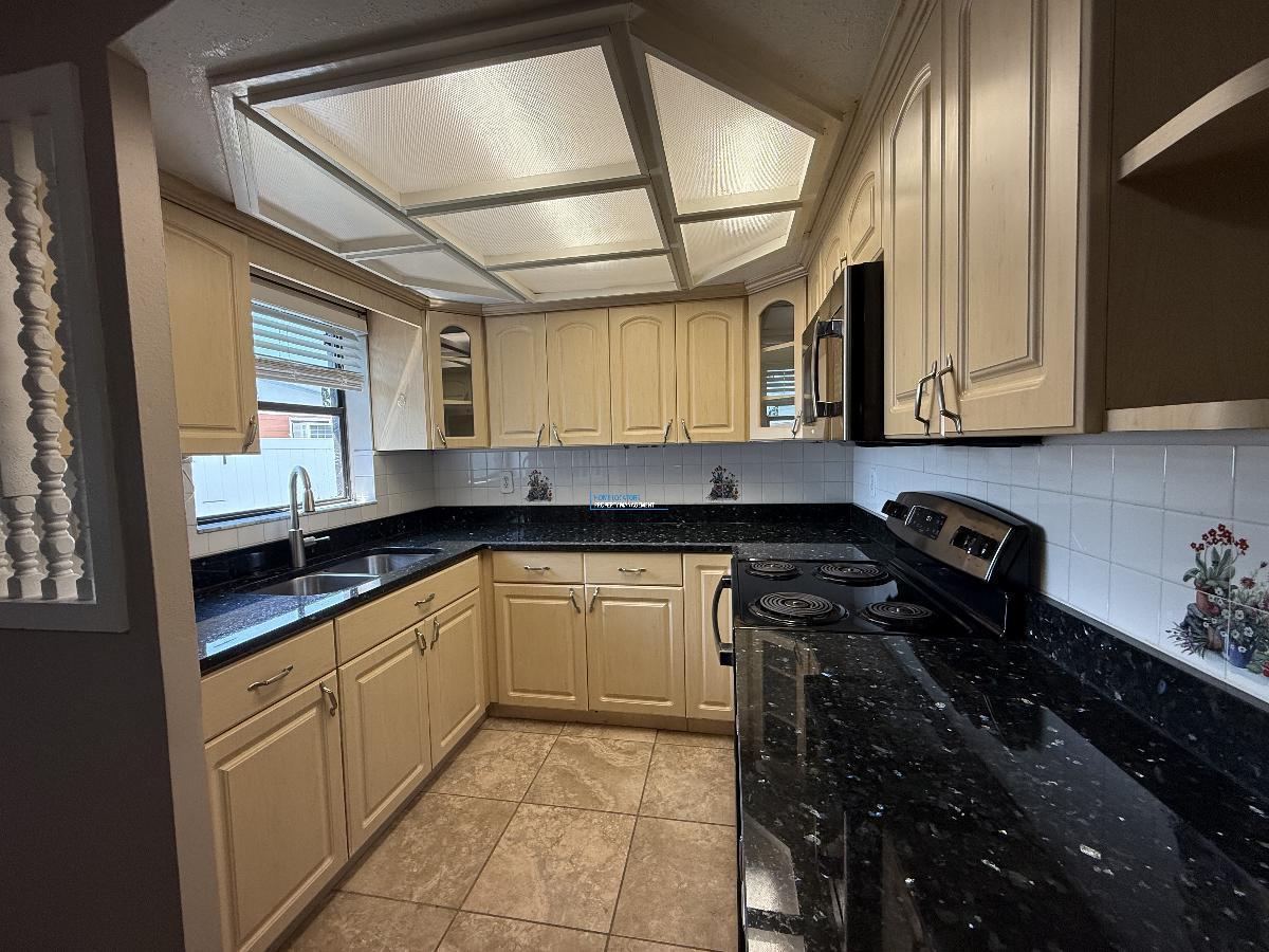 Single Story Town 'n Country Home - No Carpet! property image