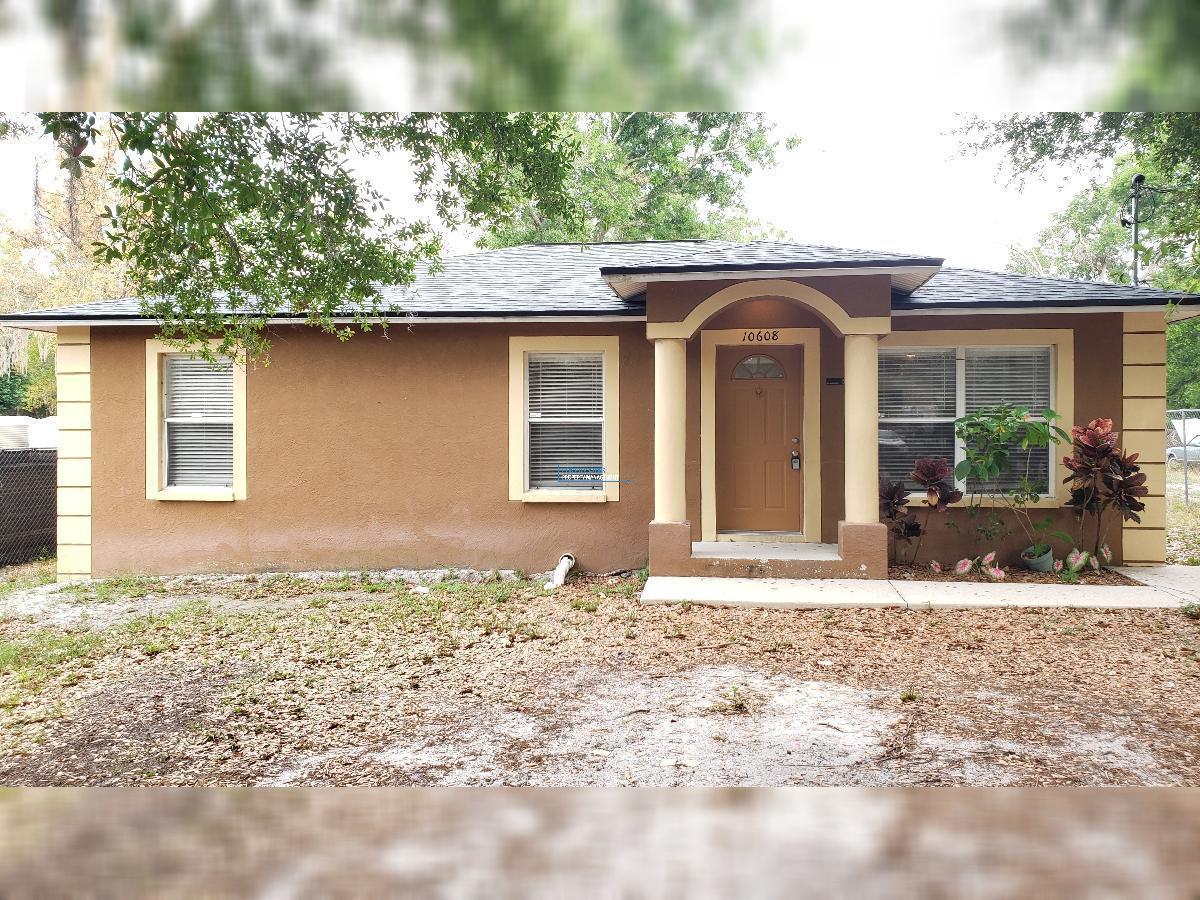 BEAUTIFULLY RENOVATED TEMPLE TERRACE HOME WITH HUGE YARD! property image