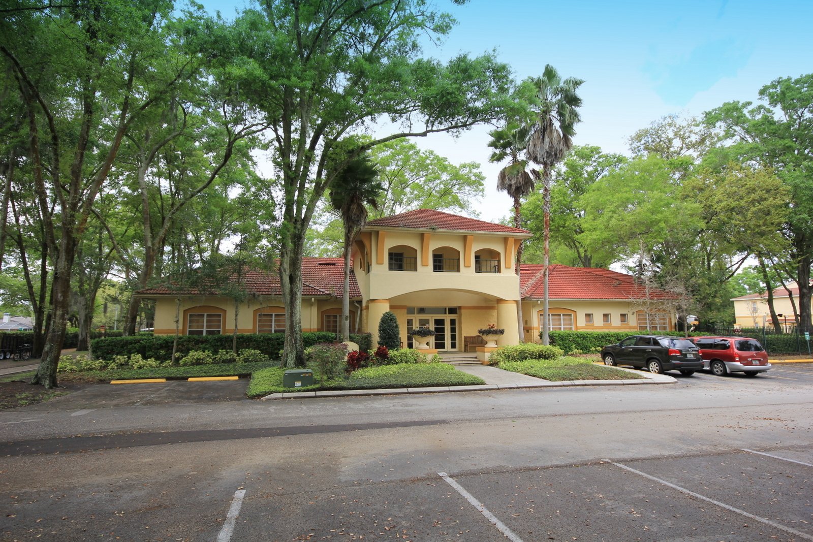 BEAUTIFULLY REMODELED - TOP FLOOR! - 2/2 at Pinnacle at Carrollwood! property image