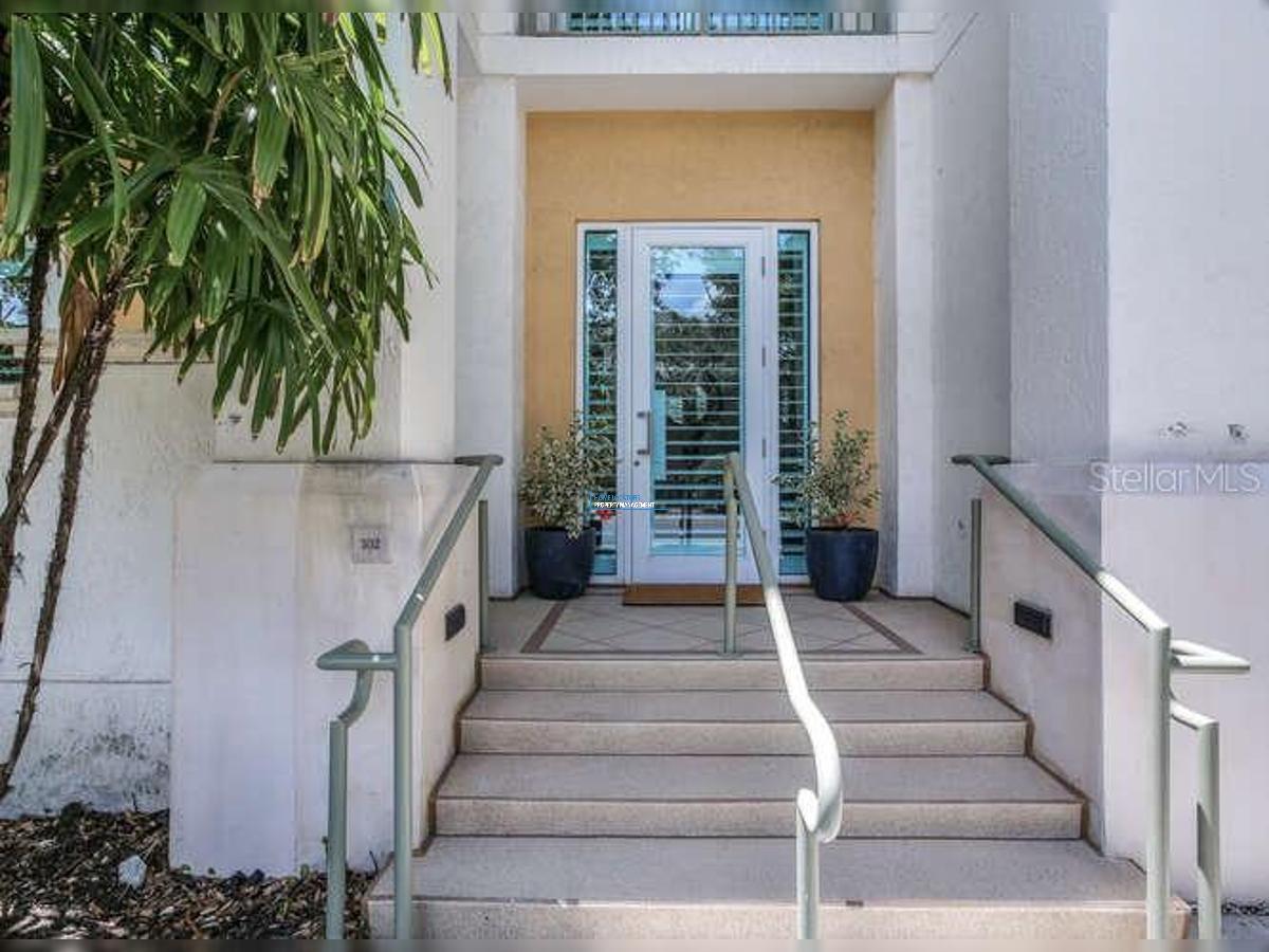 The Plaza at Harbour Island Condo property image