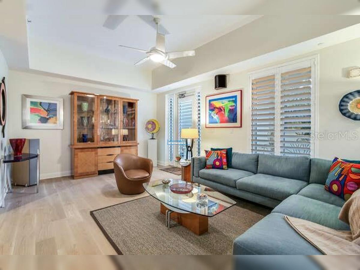 The Plaza at Harbour Island Condo property image