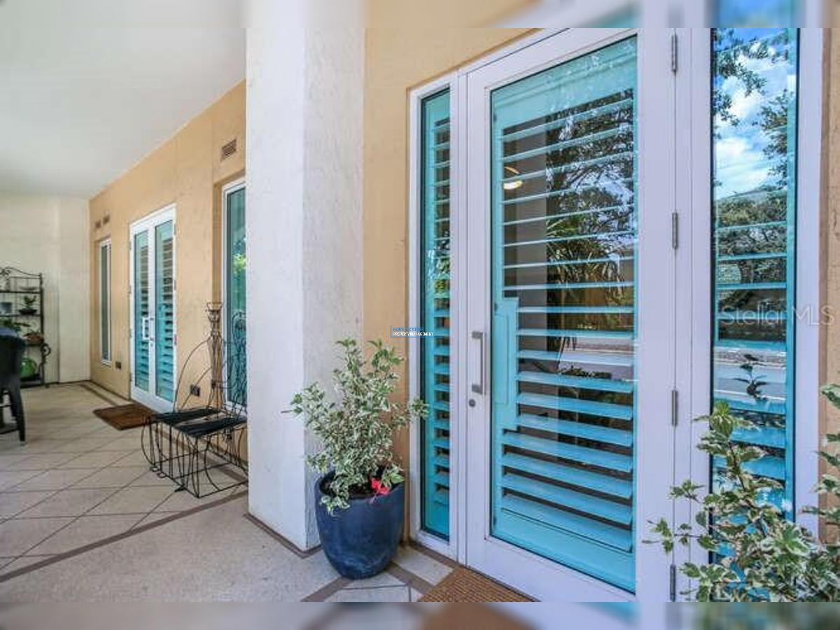 The Plaza at Harbour Island Condo property image