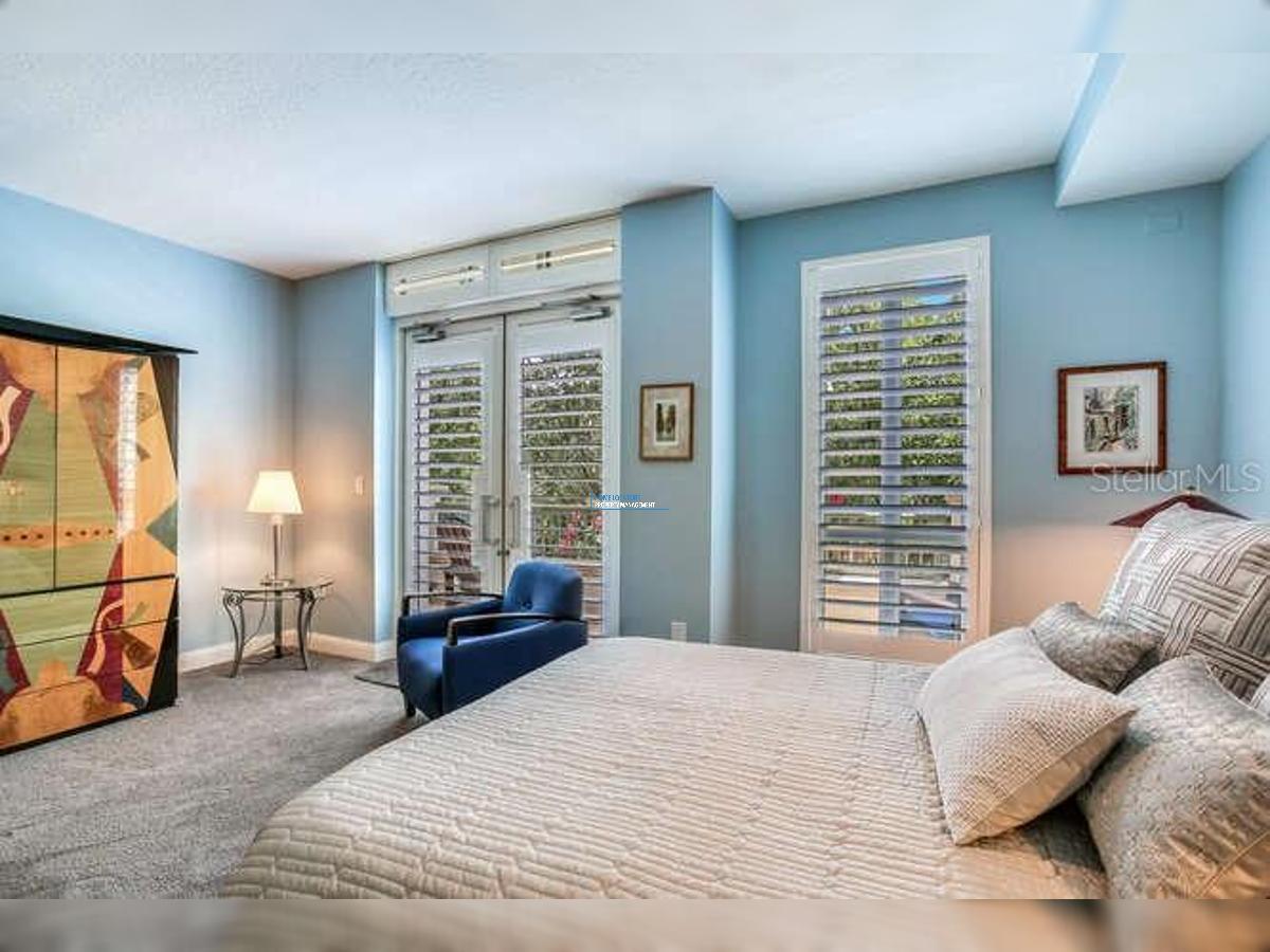 The Plaza at Harbour Island Condo property image