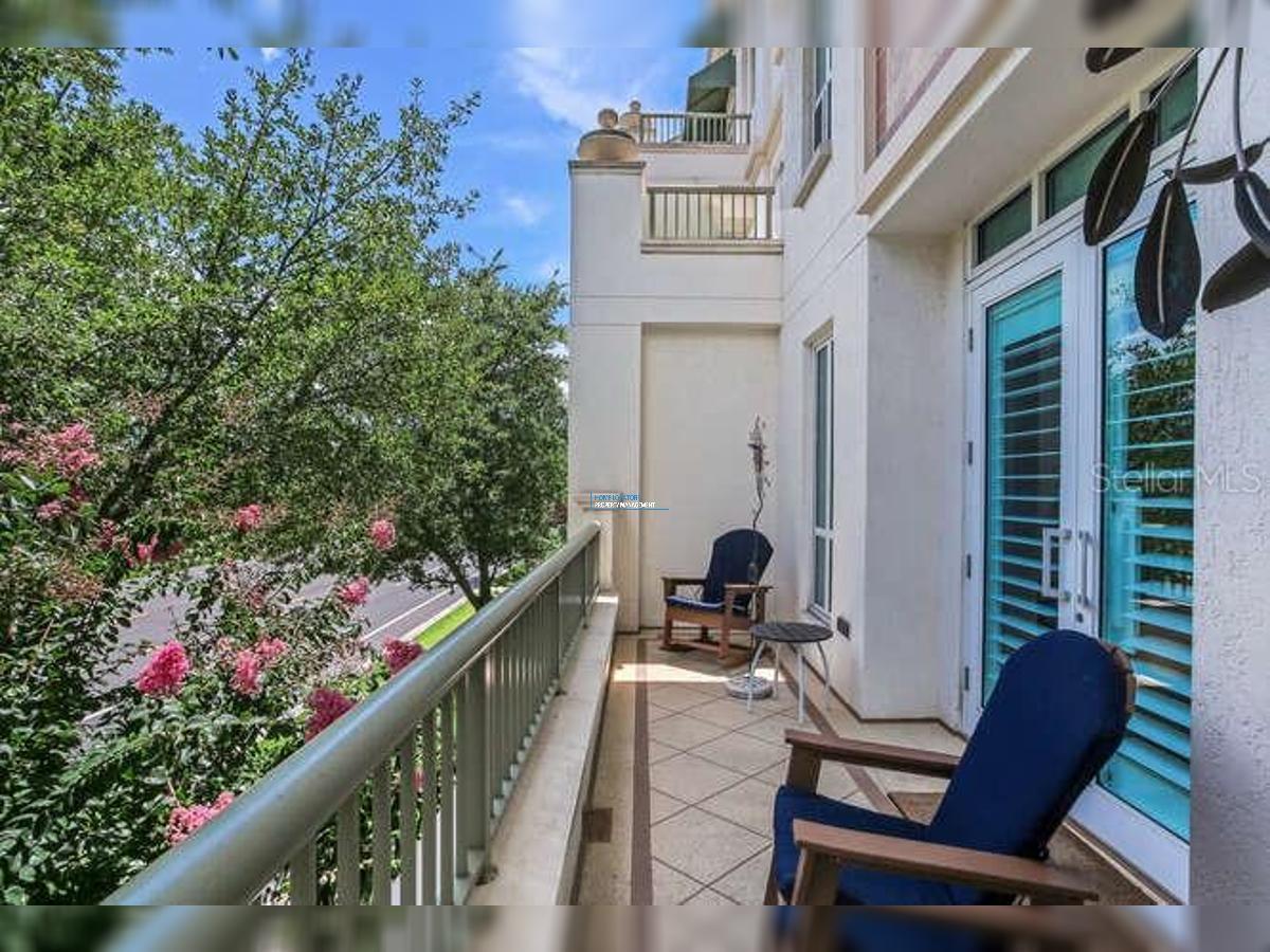 The Plaza at Harbour Island Condo property image