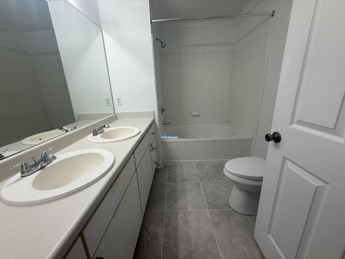 Amenities Galore! 3rd Floor Equestrian Parc Condo! property image