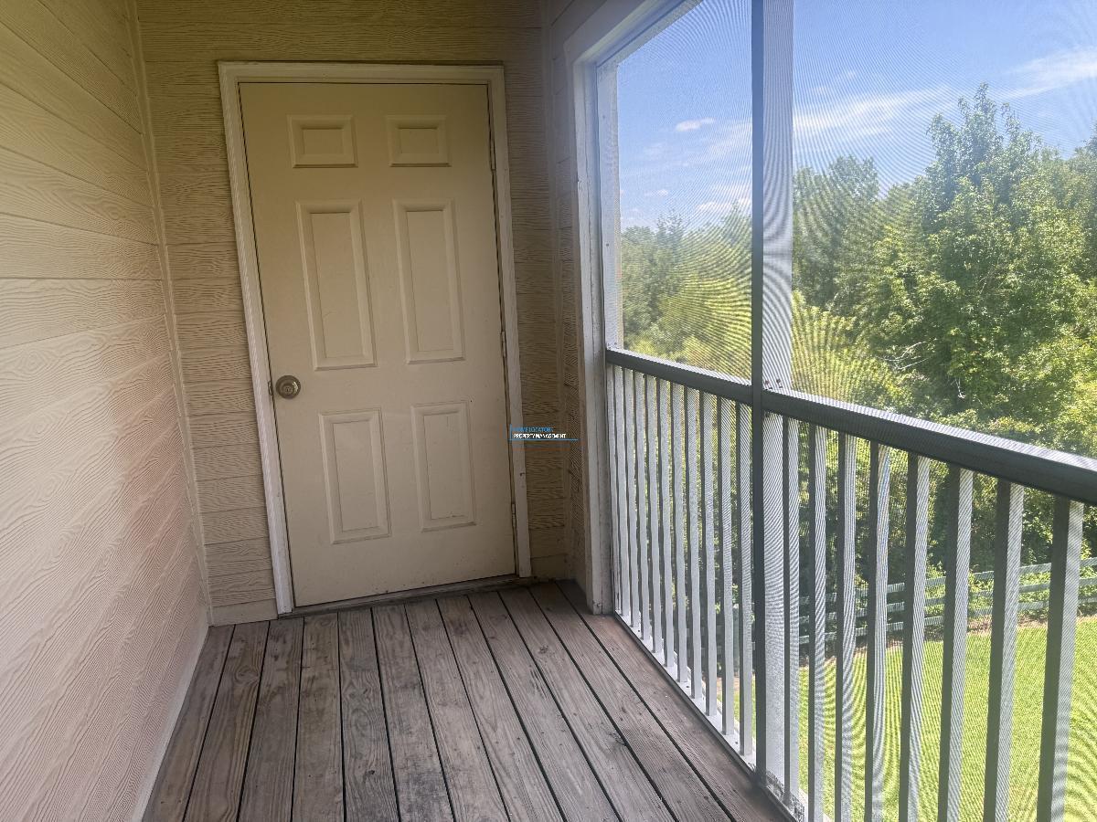 Amenities Galore! 3rd Floor Equestrian Parc Condo! property image