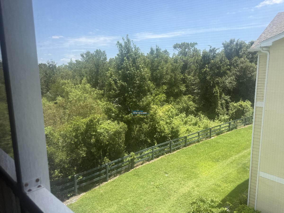 Amenities Galore! 3rd Floor Equestrian Parc Condo! property image