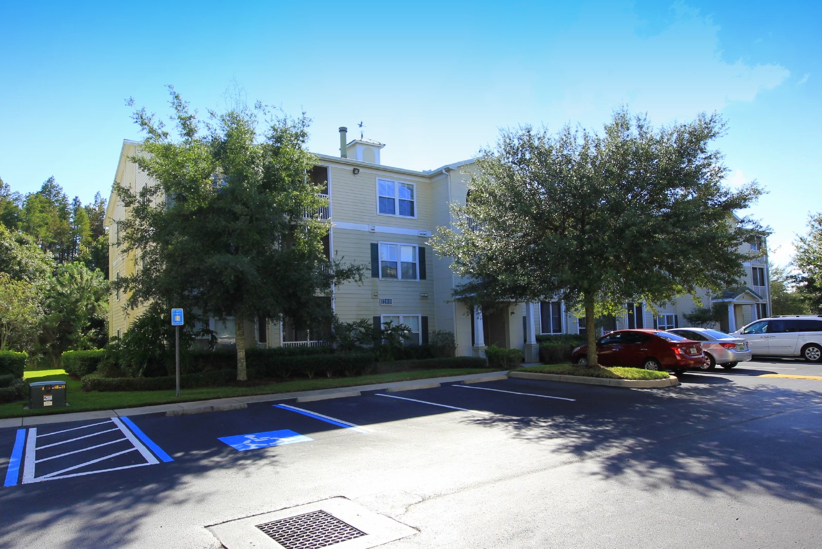 Amenities Galore! 3rd Floor Equestrian Parc Condo! property image