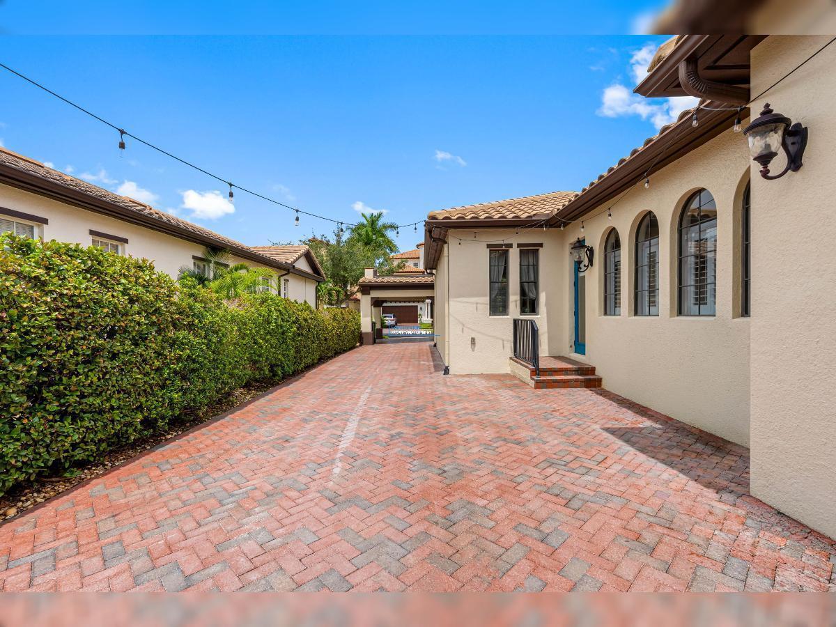 Westshore Yacht Club property image