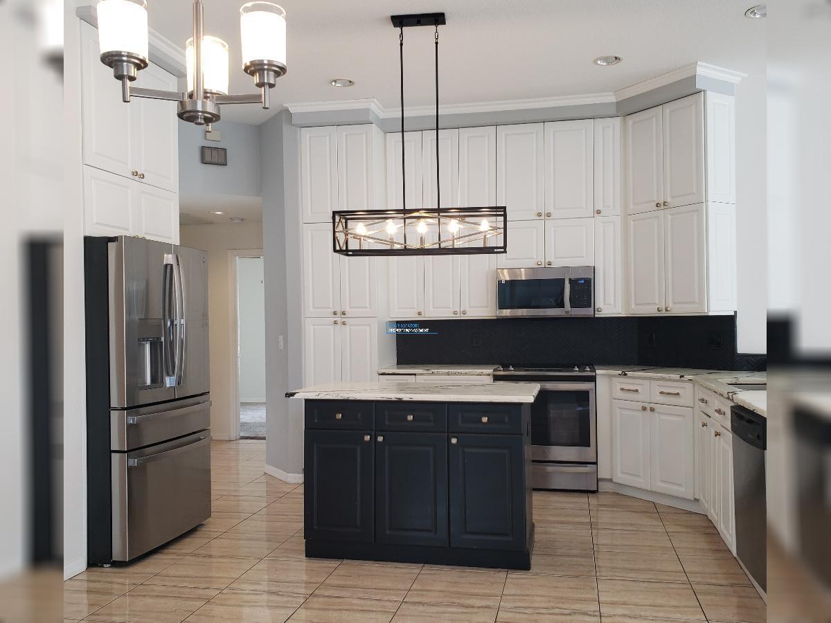 POOL Home! - 3 Bedroom Single Family in Twin Lakes of Brandon VALRICO property image