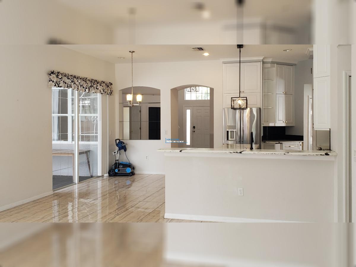 POOL Home! - 3 Bedroom Single Family in Twin Lakes of Brandon VALRICO property image