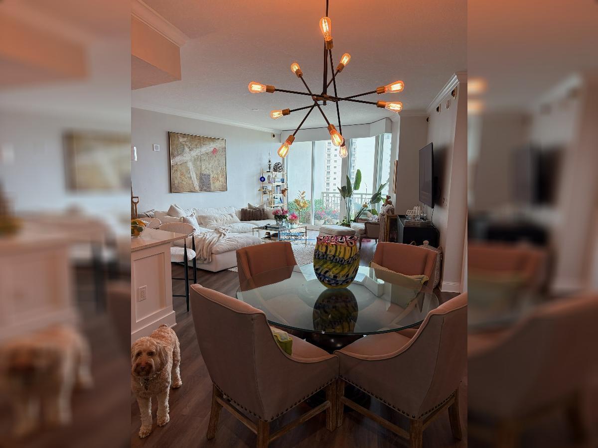 The Plaza at Harbour Island Condo property image