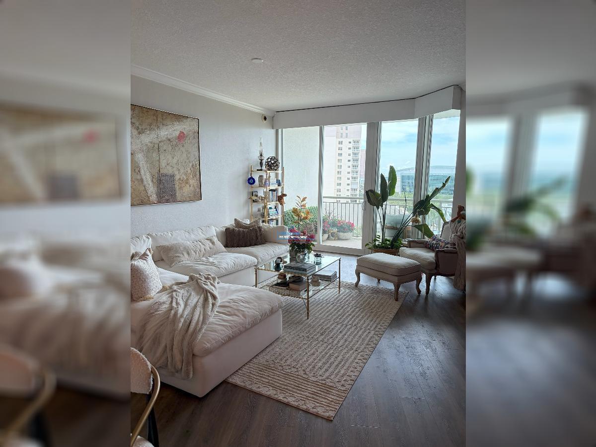 The Plaza at Harbour Island Condo property image