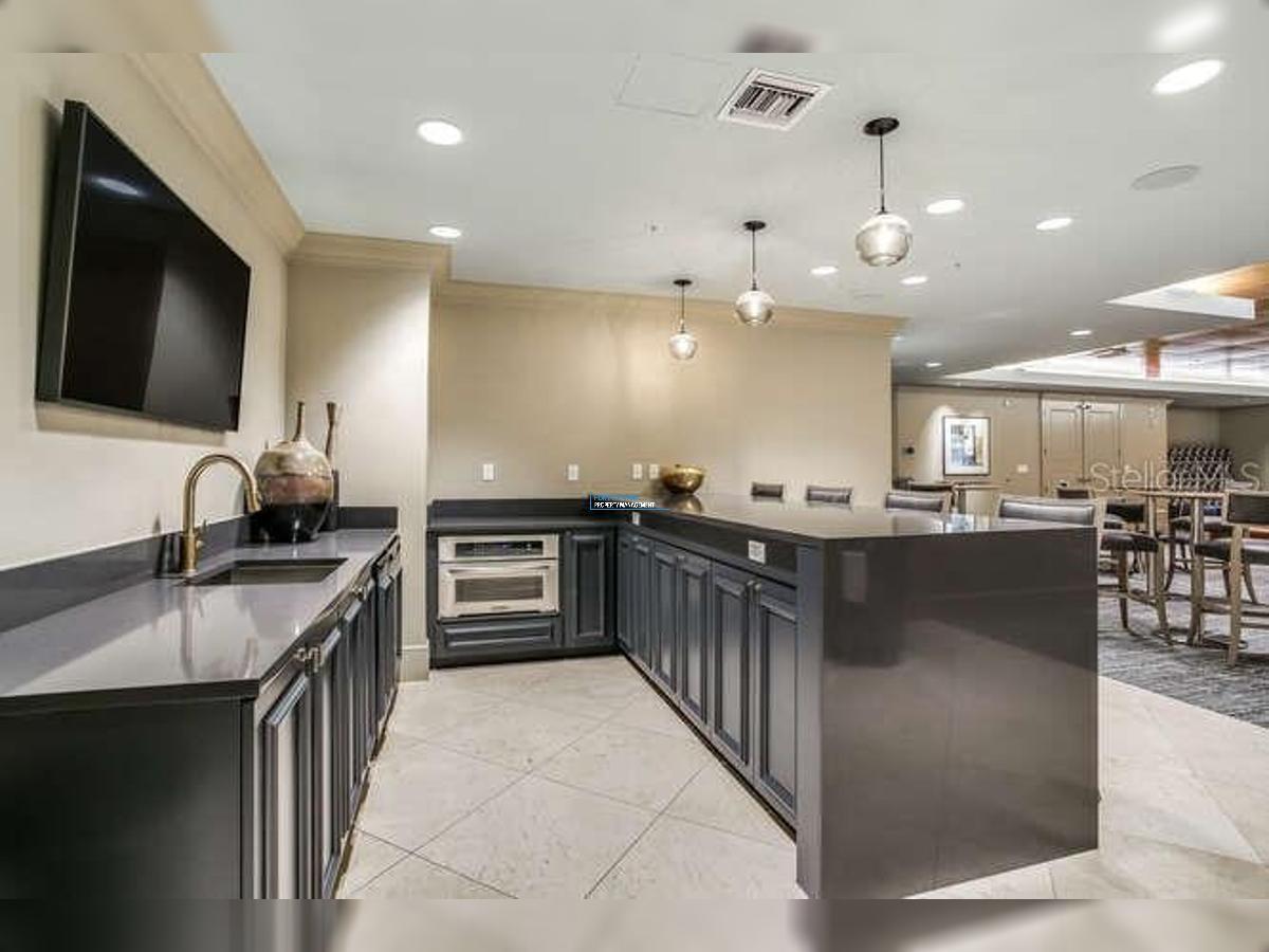 The Plaza at Harbour Island Condo property image