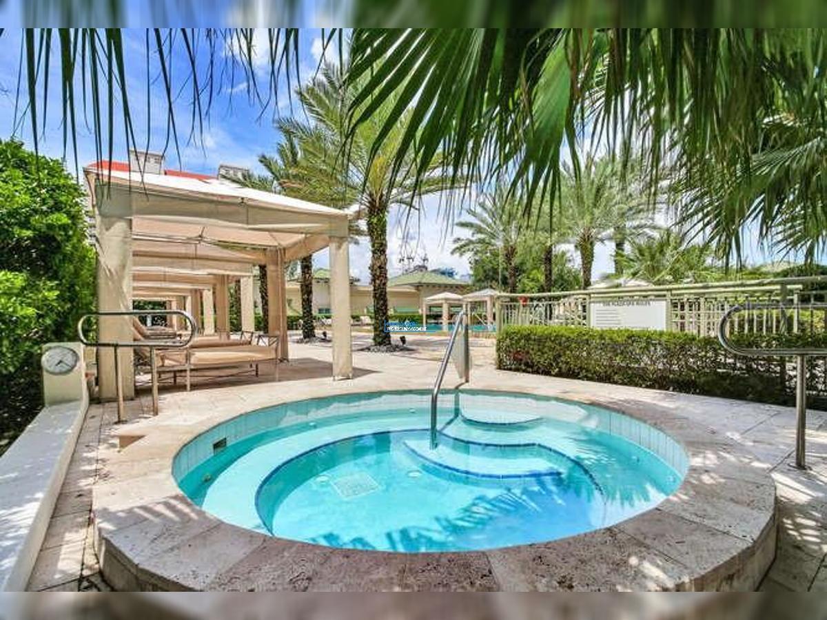 The Plaza at Harbour Island Condo property image