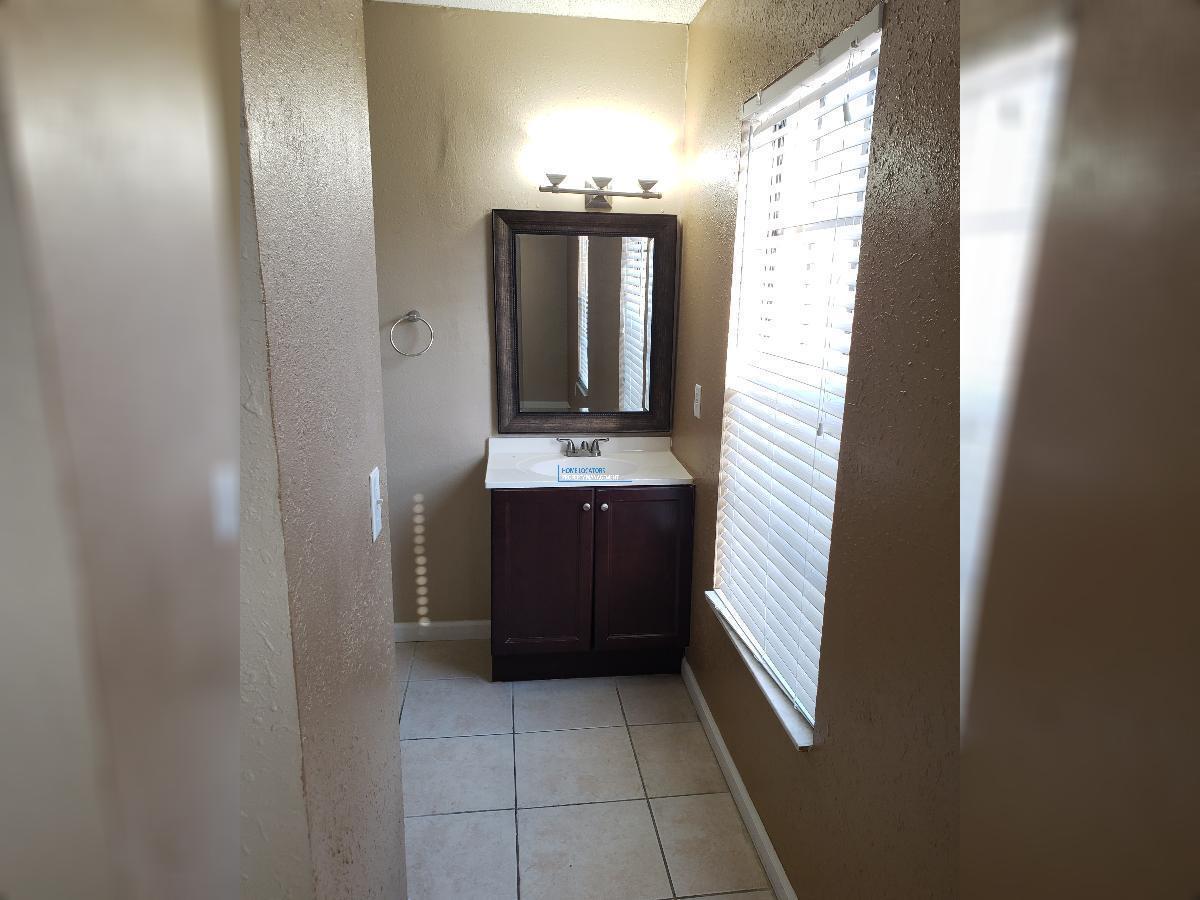 Spacious 2 Bed, 2 Bath Condo in Land O' Lakes ? Water Included! property image