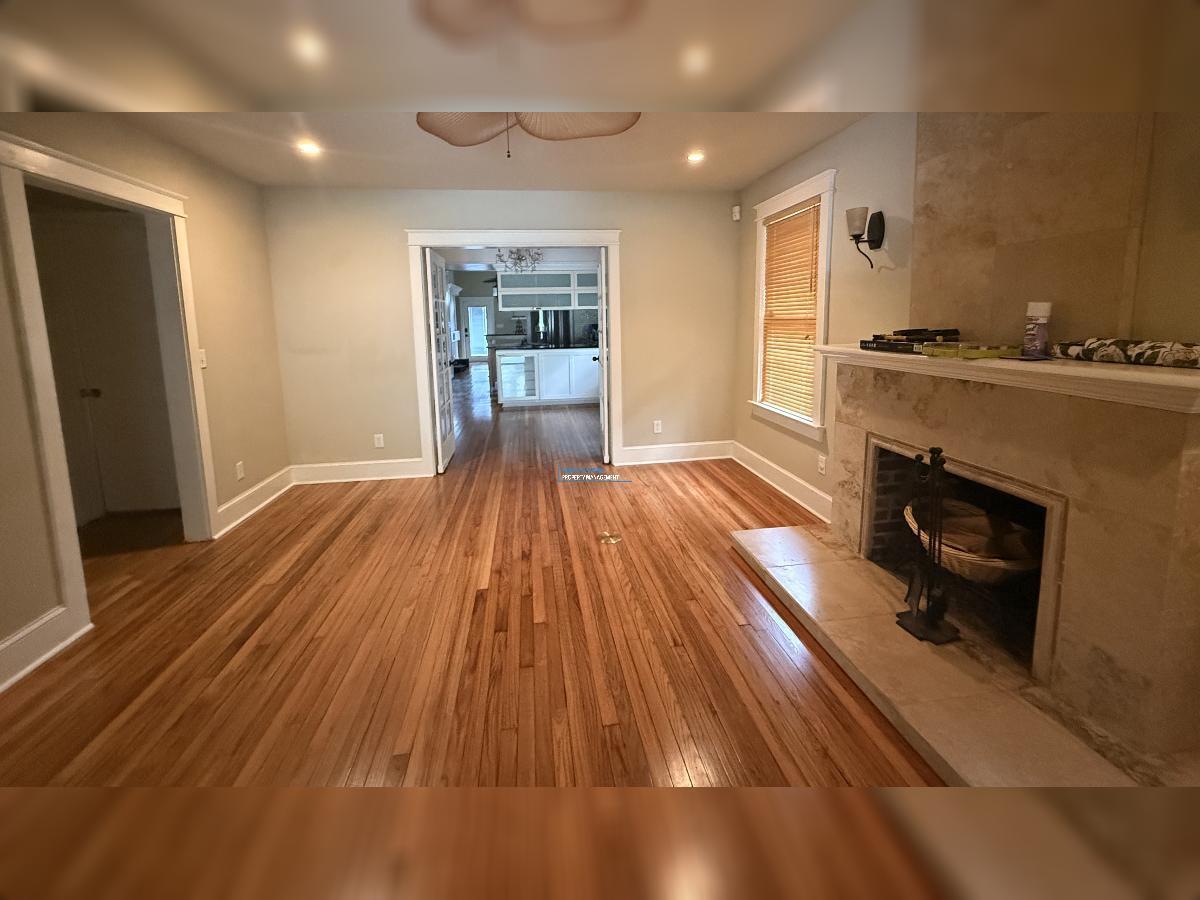 Seminole Heights Beauty - VINTAGE CHARM MEETS INDUSTRIAL & GLAM! property image