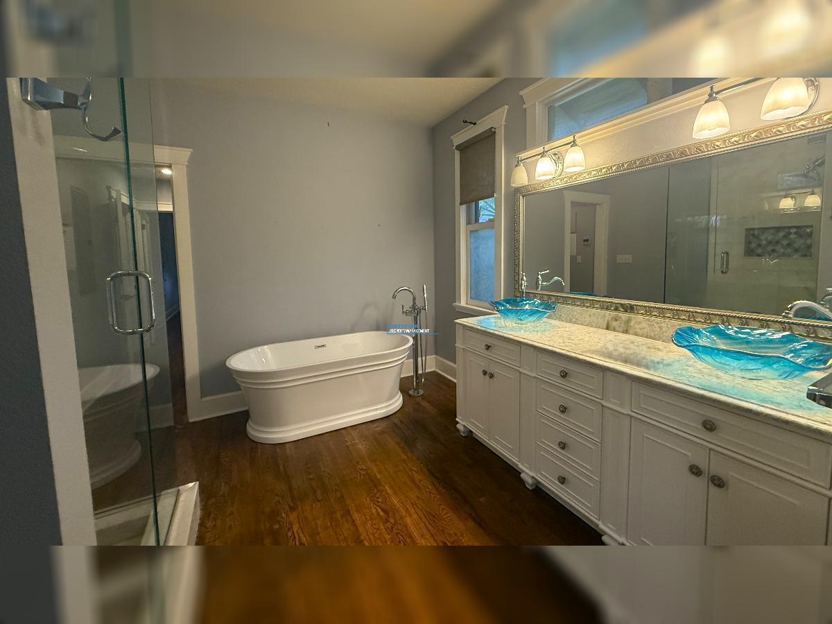 Seminole Heights Beauty - VINTAGE CHARM MEETS INDUSTRIAL & GLAM! property image