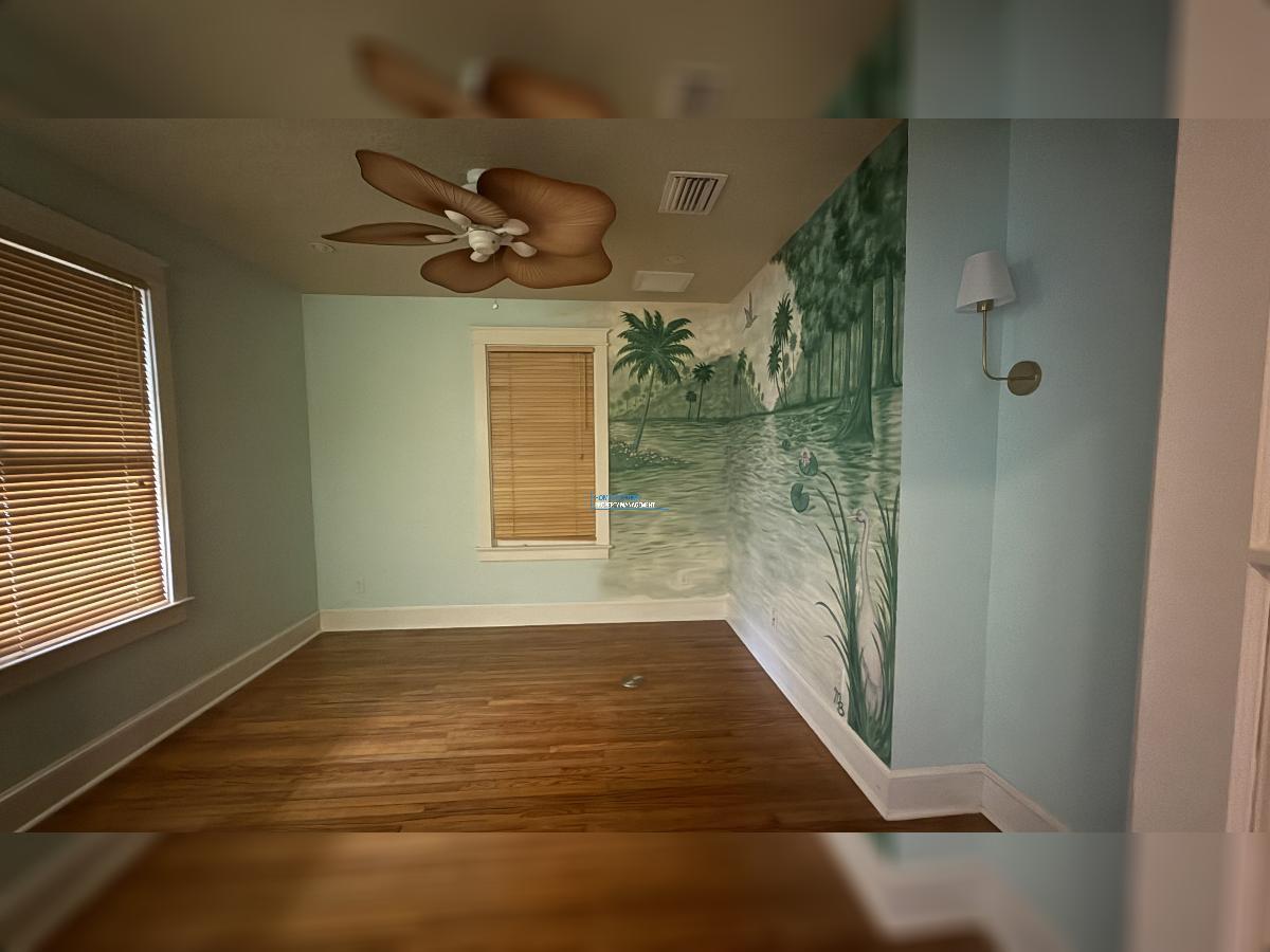 Seminole Heights Beauty - VINTAGE CHARM MEETS INDUSTRIAL & GLAM! property image