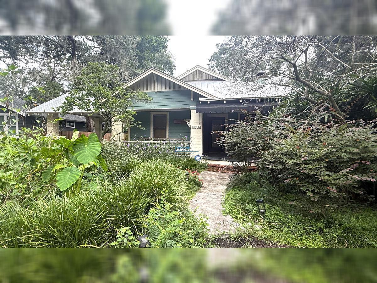 Seminole Heights Beauty - VINTAGE CHARM MEETS INDUSTRIAL & GLAM! property image