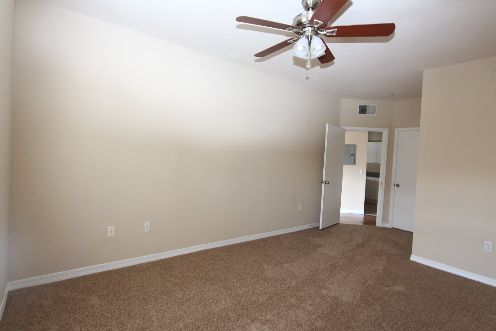 1BR/1BA Condo at The Arbors of Carrollwood property image