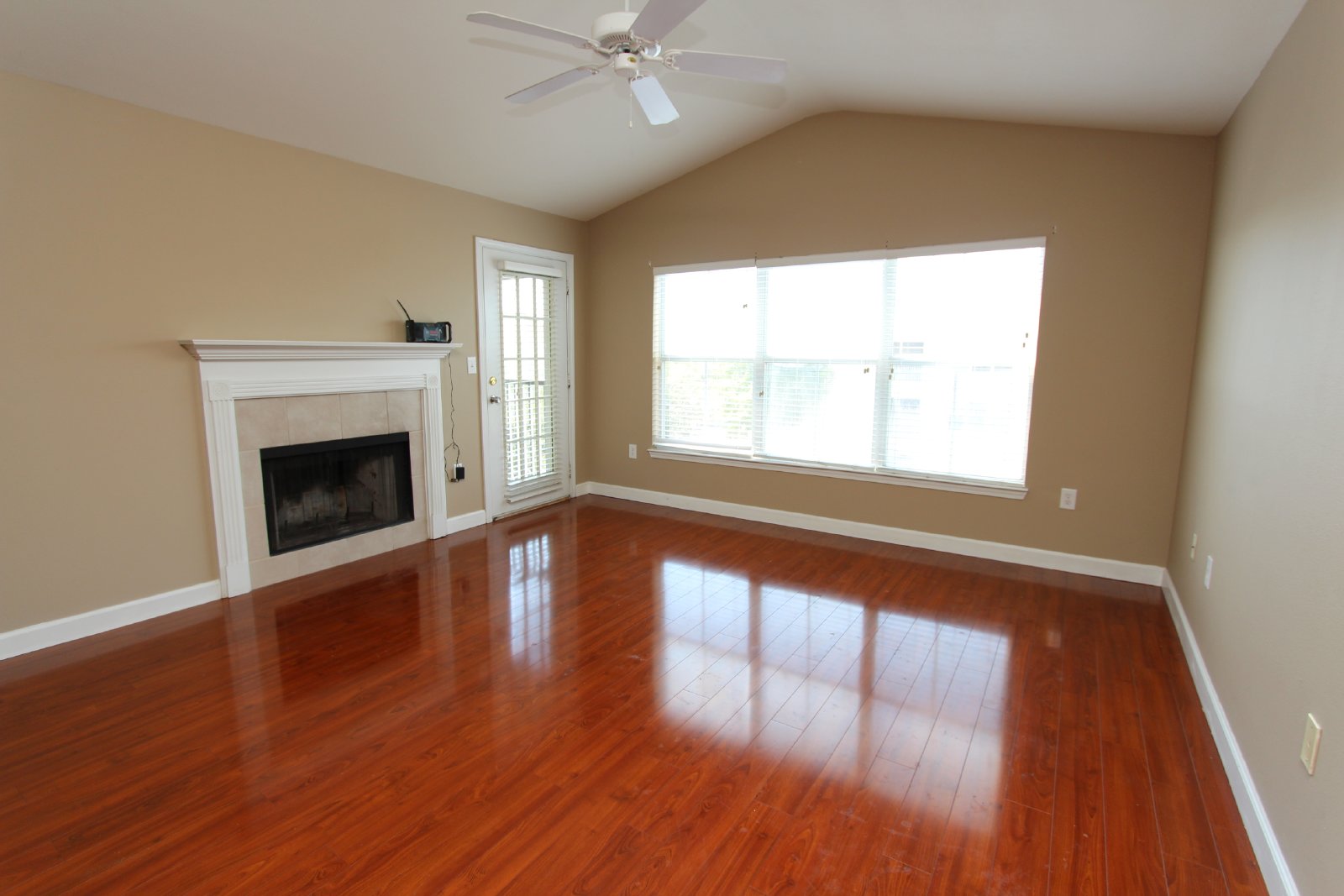 3BR/2BA Condo on Third Floor ~ New Tampa ~ Equestrian Parc property image