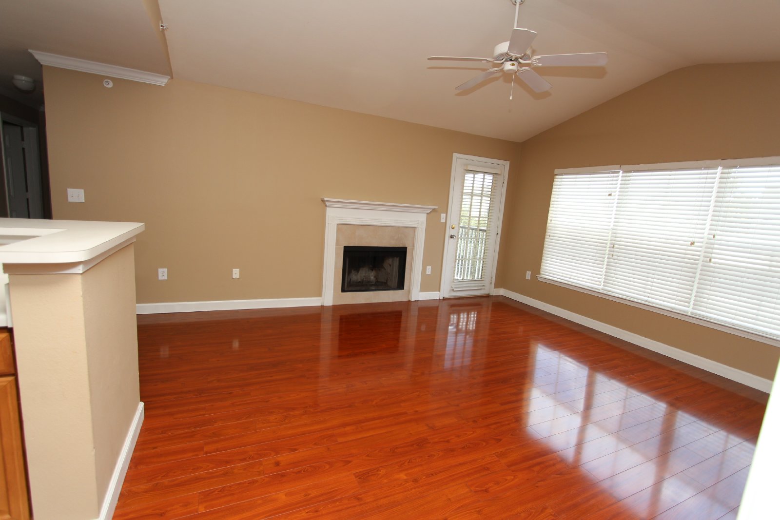 3BR/2BA Condo on Third Floor ~ New Tampa ~ Equestrian Parc property image