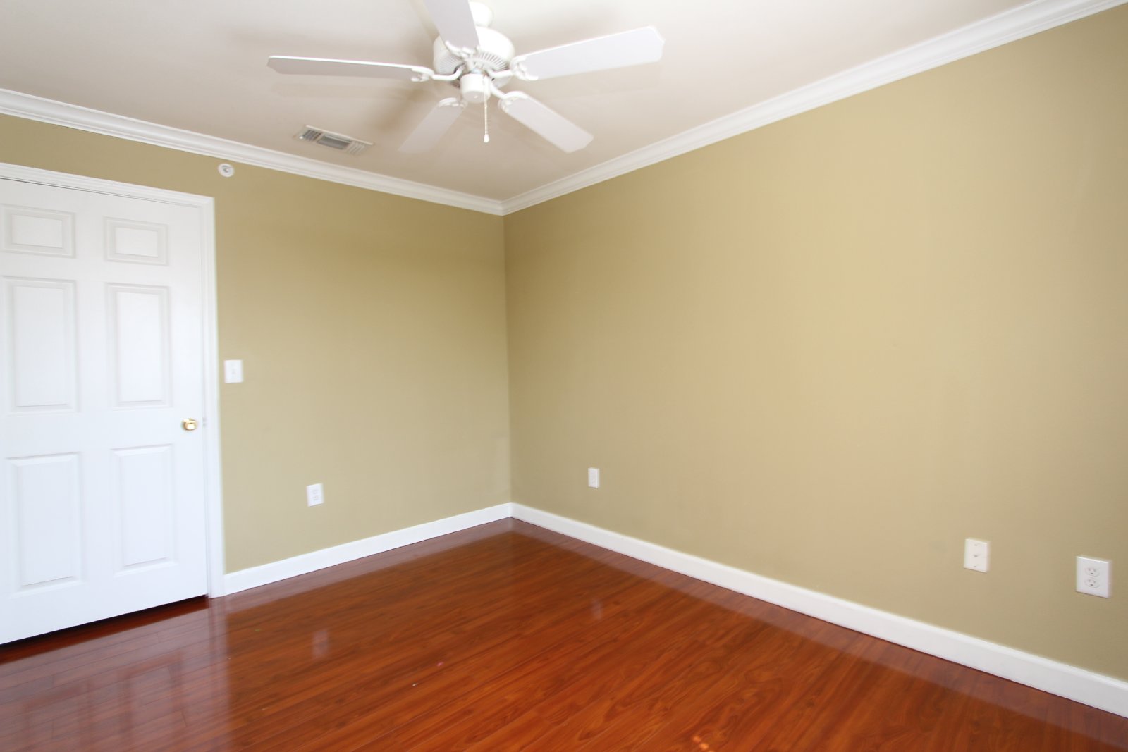 3BR/2BA Condo on Third Floor ~ New Tampa ~ Equestrian Parc property image