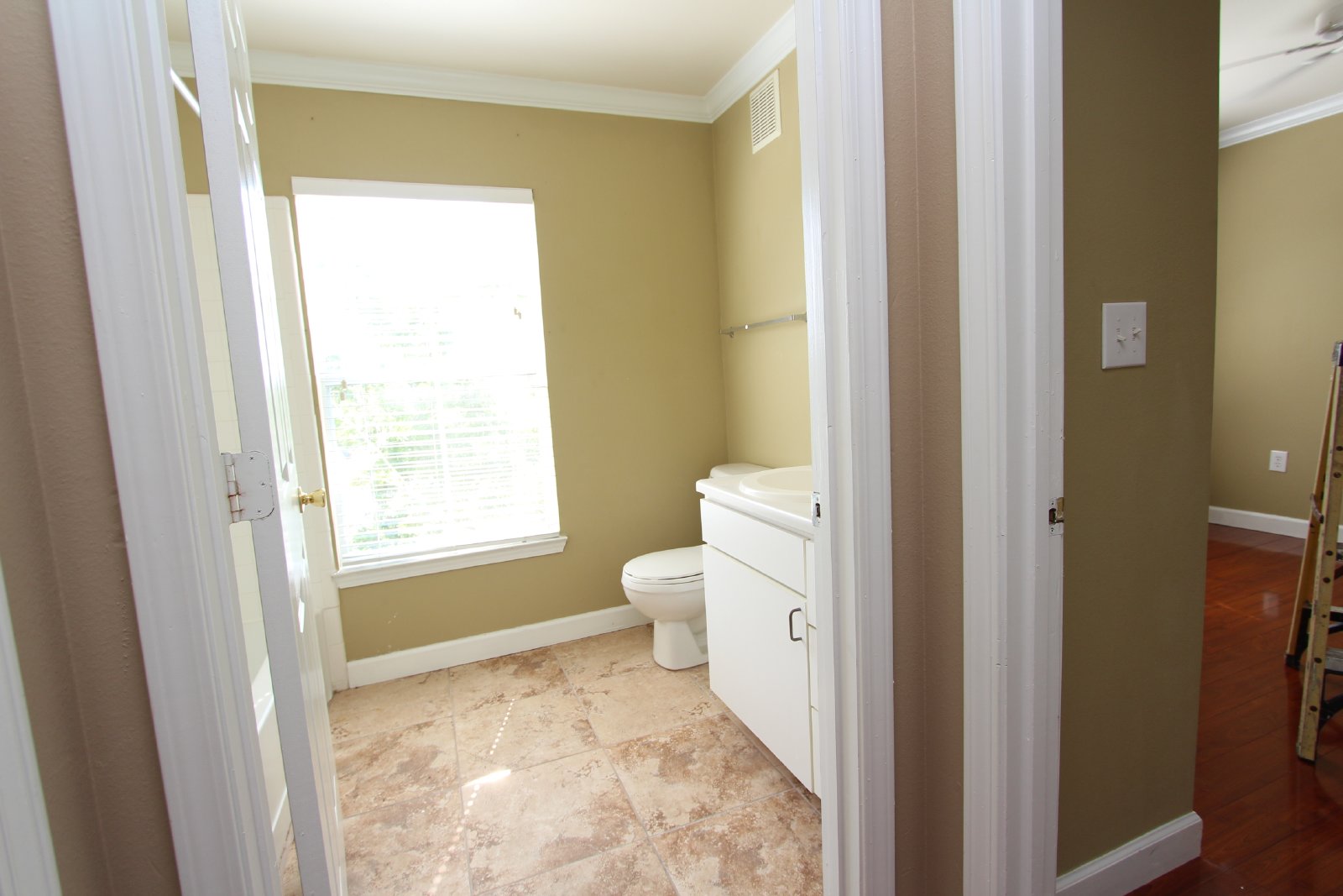 3BR/2BA Condo on Third Floor ~ New Tampa ~ Equestrian Parc property image